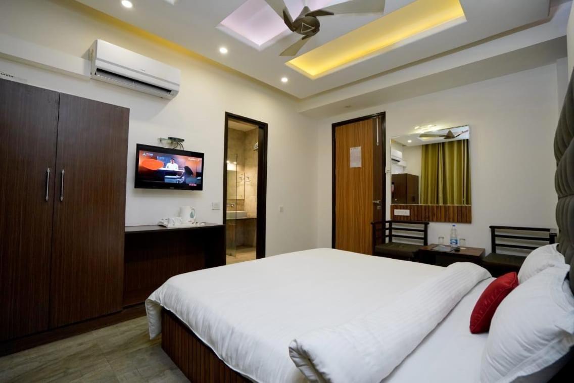 Hotel Whispering Winds Kasauli Eksteriør billede